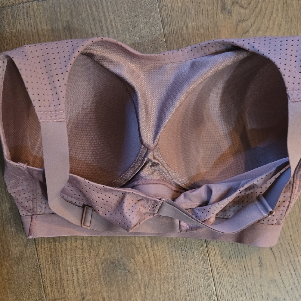 Victoria's Secret Dusty Pink Sports Bra - Picture 3 of 5